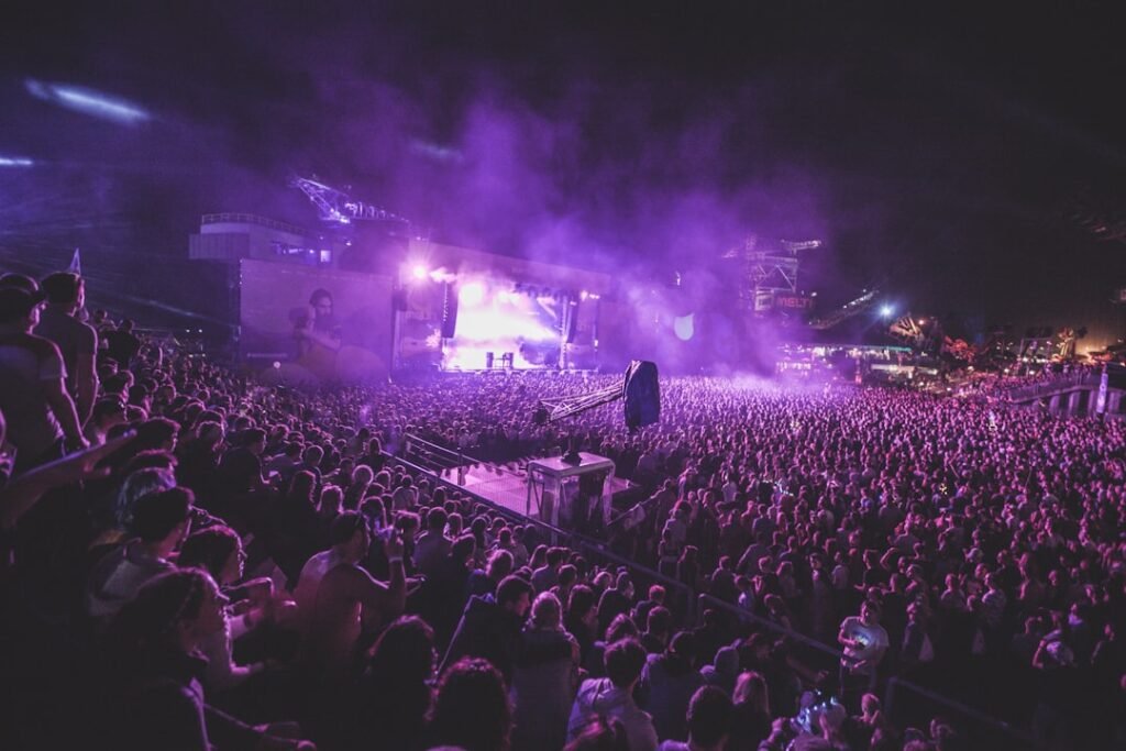 Photo Dancing crowd