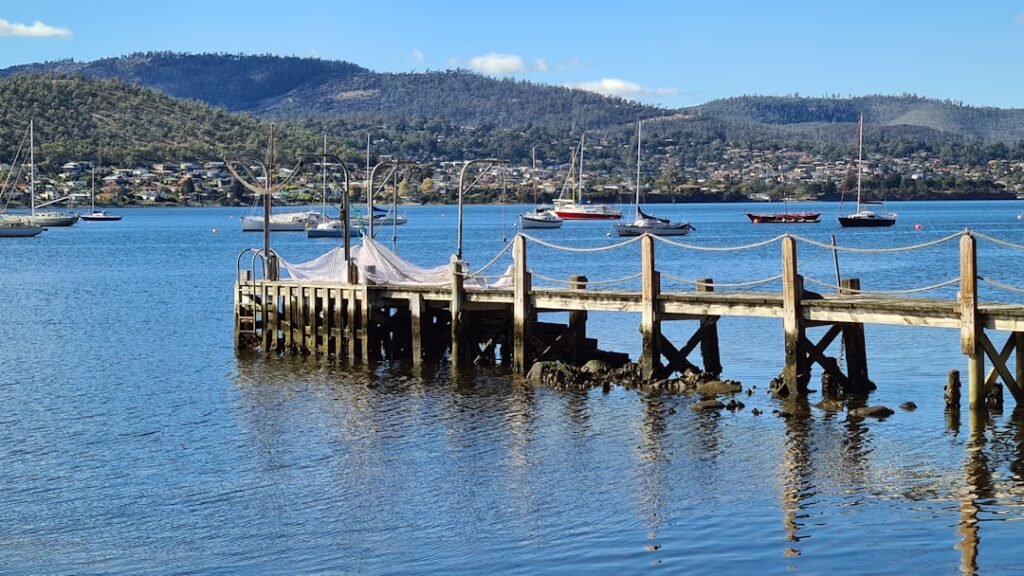 Photo Waterfront restaurants