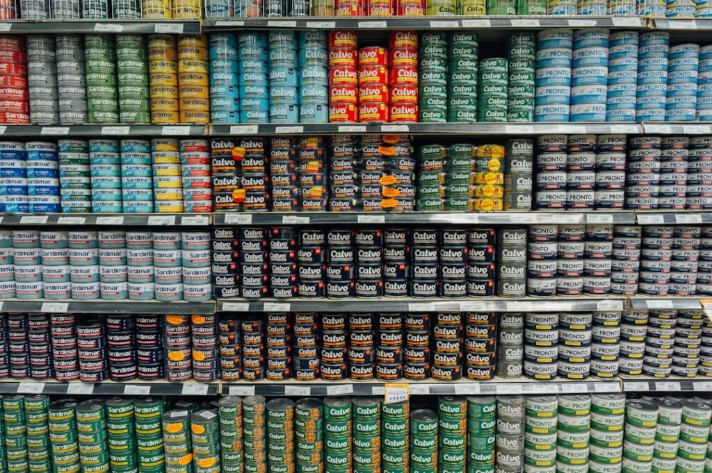 Photo Supermarket shelves