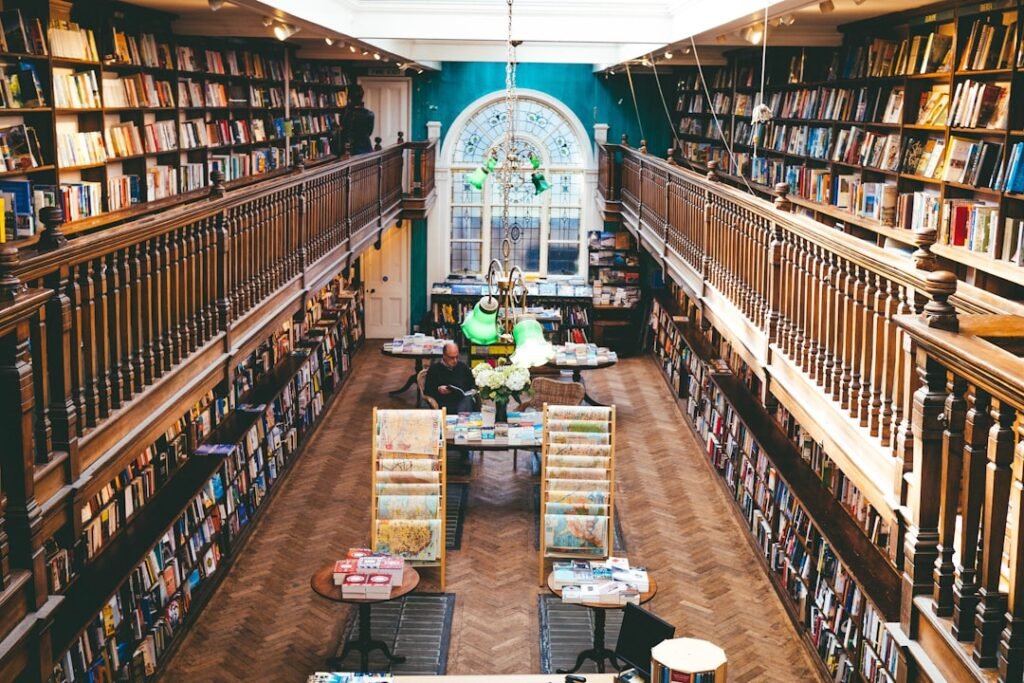 Photo Bookstore, Library