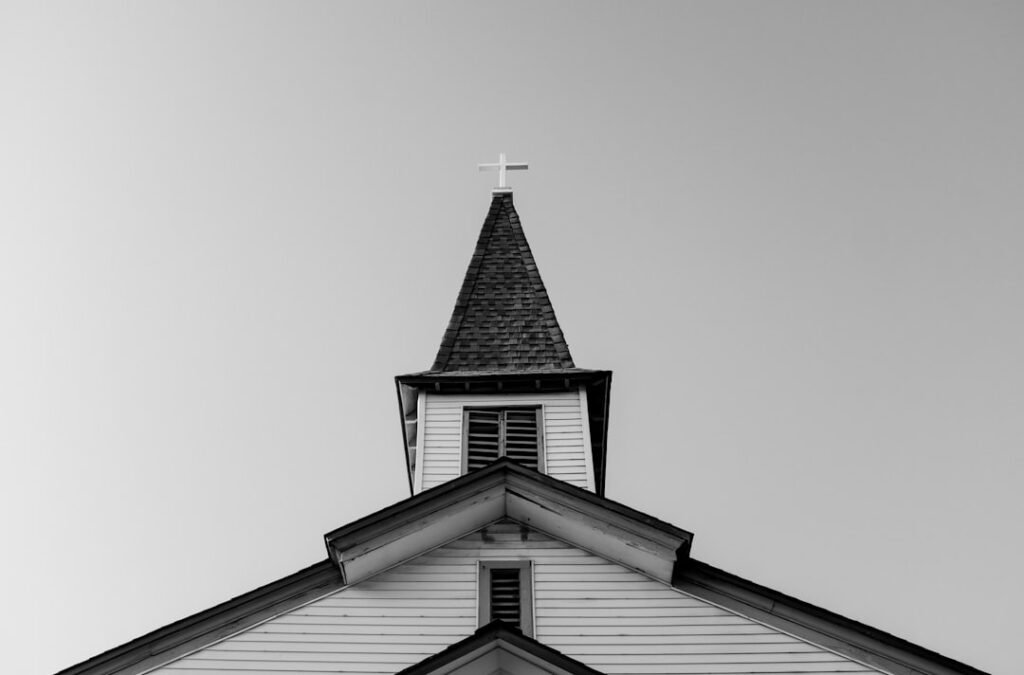 Photo Church, Society